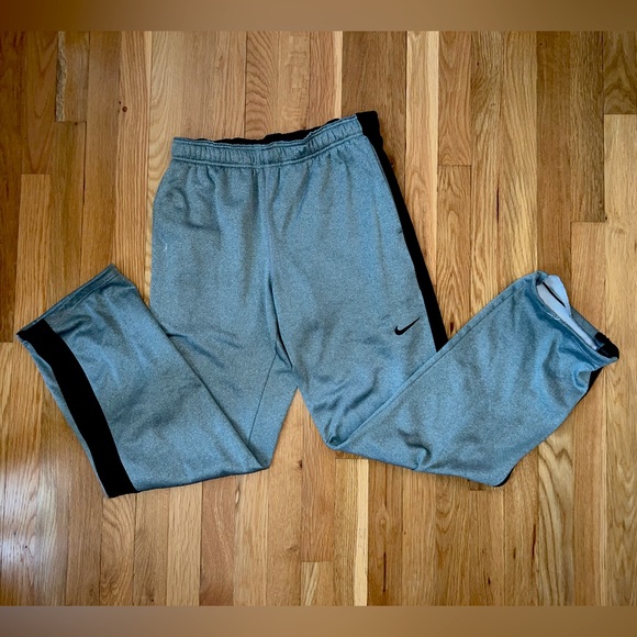 Men’s Gray Nike Therma-Fit Sweatpants - Picture 1 of 4